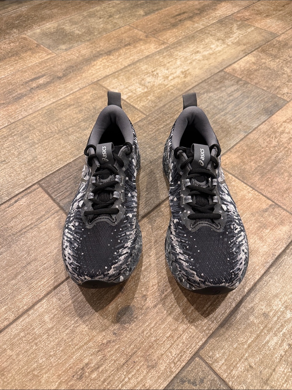 ASICS Mens Black & Gray Patterned Athletic Sneakers.  8.5.  EUC